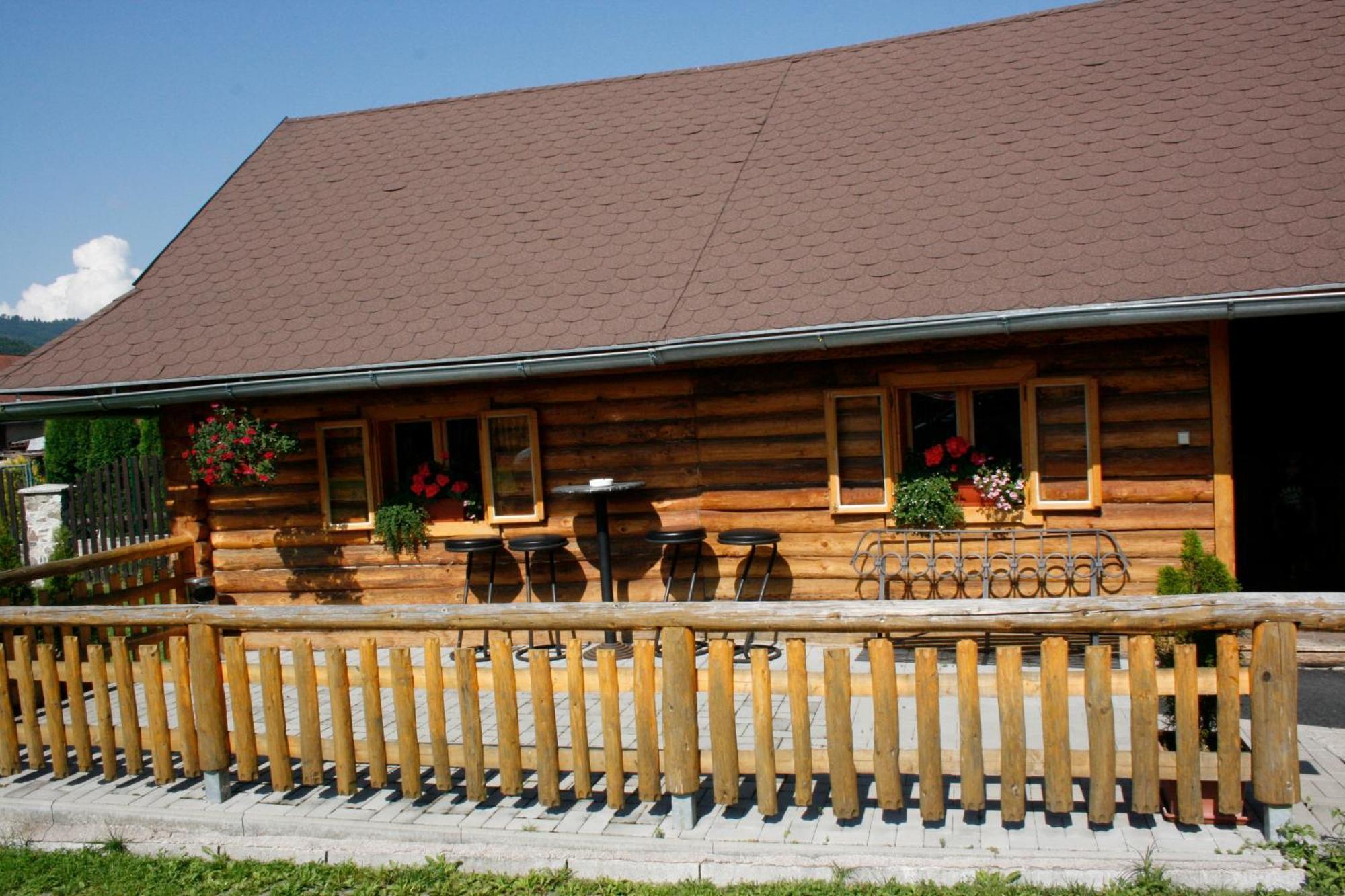 Penzion Fantazia Michalova - Brezno-Muranska Planina エクステリア 写真