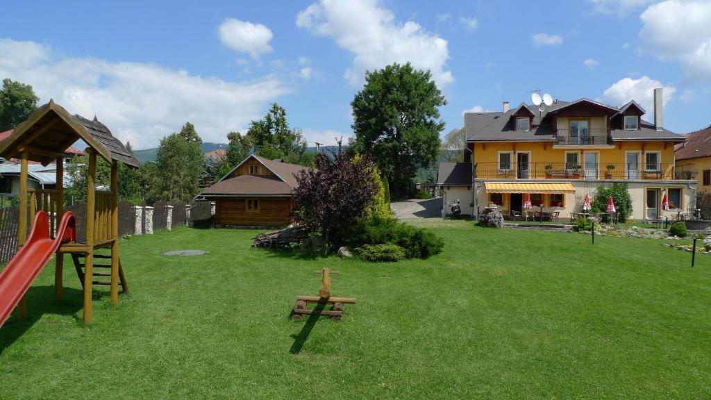 Penzion Fantazia Michalova - Brezno-Muranska Planina エクステリア 写真